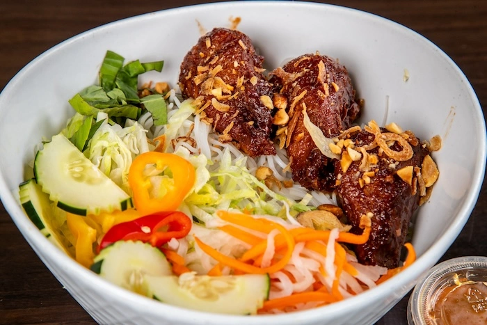 21.) Bún Đùi Chả