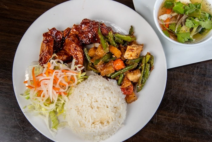 30.) Chọn 1-3 món – Choice Of 1 To 3 Entrees