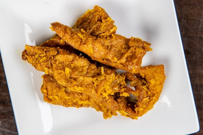 Seitan Lemongrass Turmeric (Mì Căn Sả Nghệ)